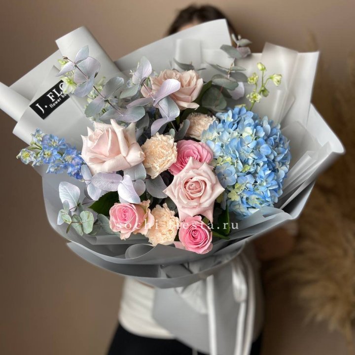 Букет с гортензией № 4 в Архангельске