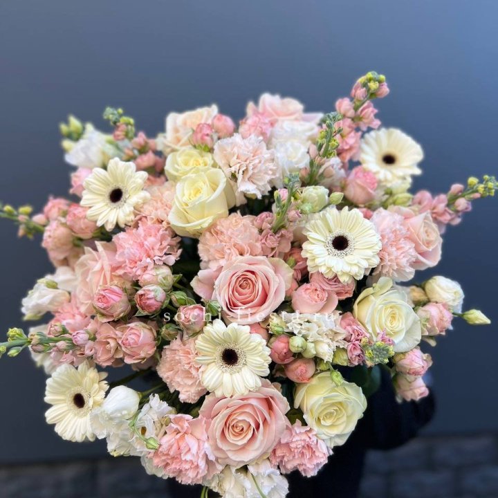 Авторский букет "Нежный" в Архангельске