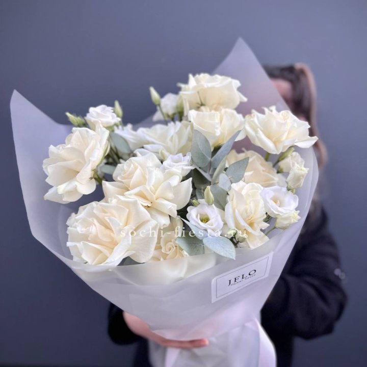 Букет французских роз и эустомы  в Архангельске