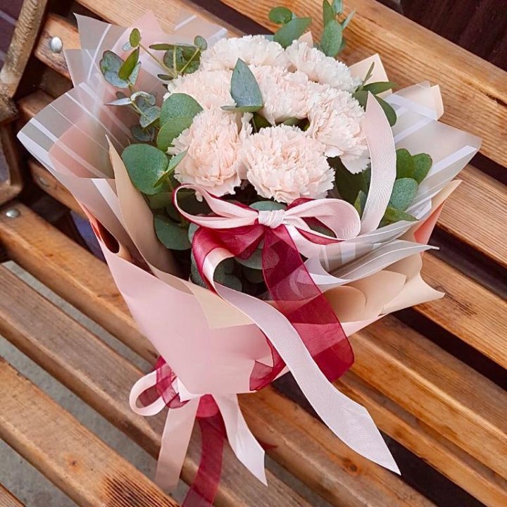 Диантусы с эвкалиптом в Архангельске