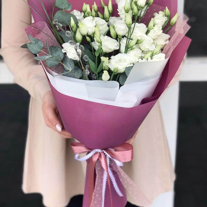 Эустомы с эвкалиптом в Архангельске