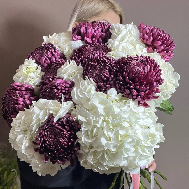 Охапка Бигуди и гортензий в Архангельске