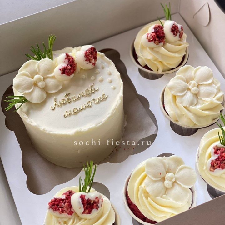 Капкейки и бенто-торт "Мамочке" в Архангельске