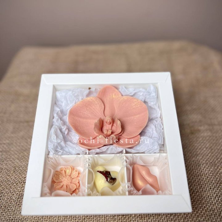 Конфеты из шоколада с Орхидеей в Архангельске