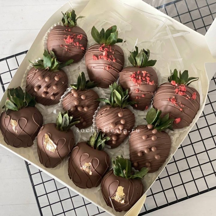 Клубника в шоколаде 12 ягод в Архангельске