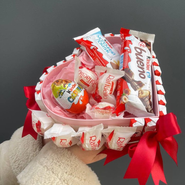 Бокс киндерами и раффаэлло в Архангельске