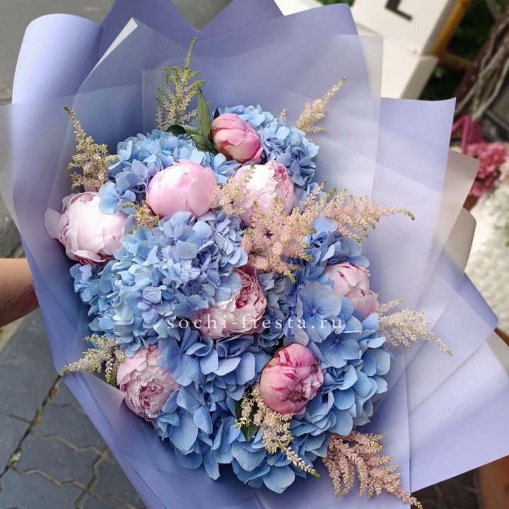 Дизайнерский букет с гортензией №3 в Архангельске