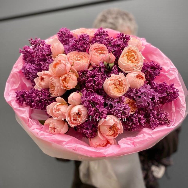  Дуо букет из кустовых роз и сирени в Архангельске