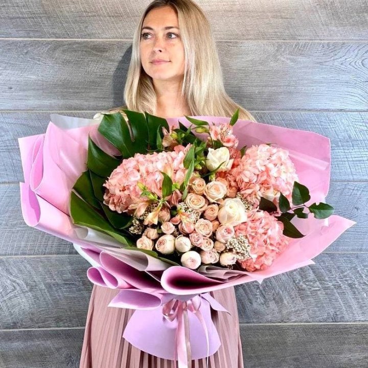 Дизайнерский букет "Валенсия-2" в Архангельске