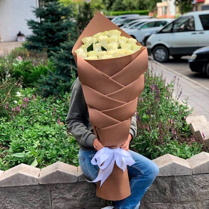 Голландские розы белые "Рыбка" в Архангельске