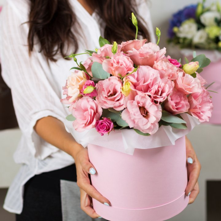 Эустома в шляпной коробке в Архангельске