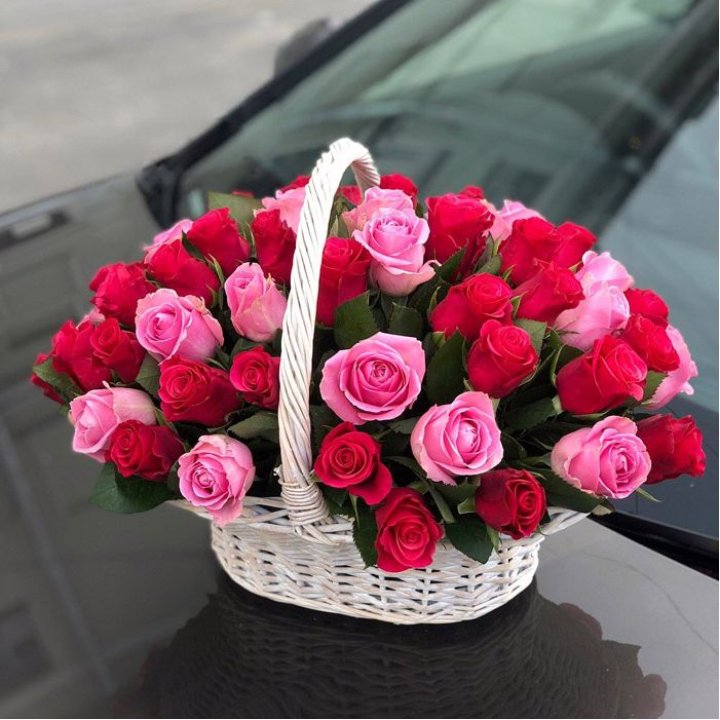 Корзина с розами  в Архангельске