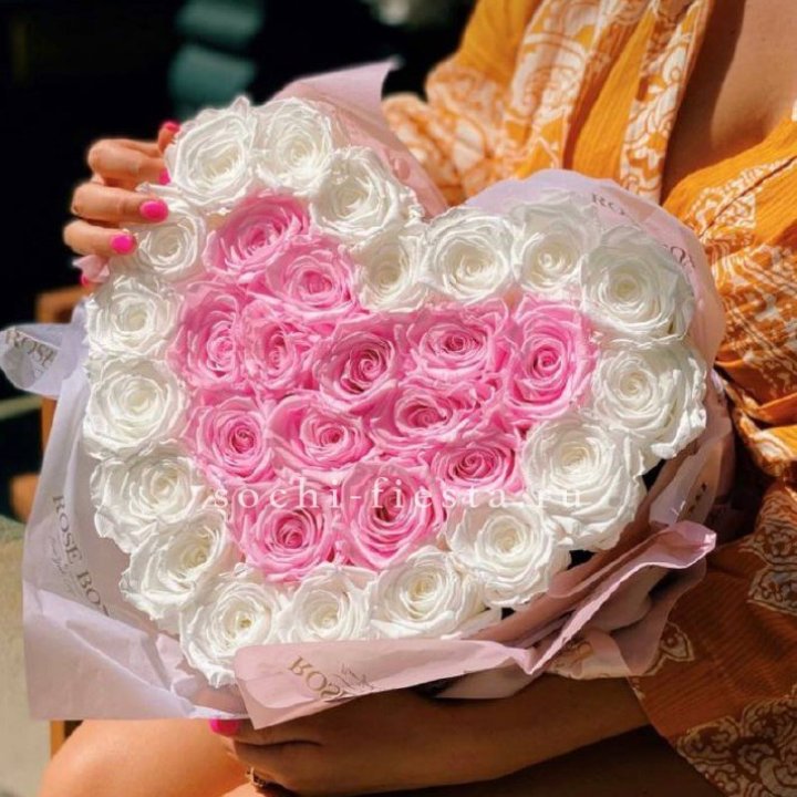 Бокс сердце с розами №2 в Архангельске