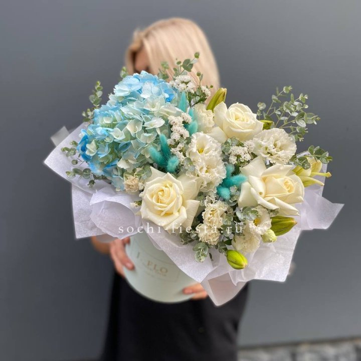 Цилиндр в голубых оттенках №1 в Архангельске