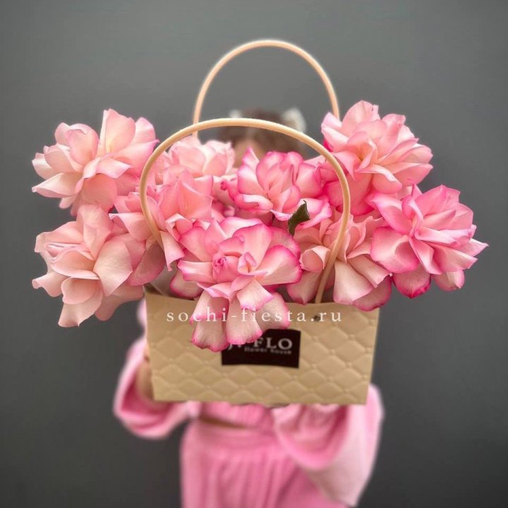 Сумочка розовых роз Венди в Архангельске