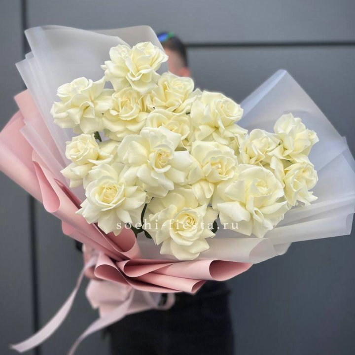 Букет из 15 французских роз Вайт дрим в Архангельске