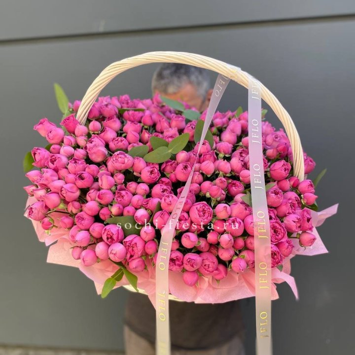 Корзина роз Мисти Баблс 101 в Архангельске