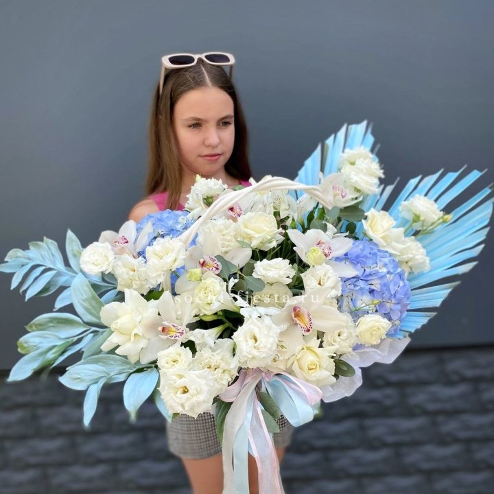 Цветочная корзина "Блю винч" в Архангельске