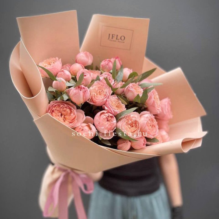 Букет из 9 кустовых роз Джульетта в Архангельске