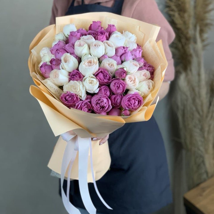 Букет кустовых роз Джулиана в Архангельске