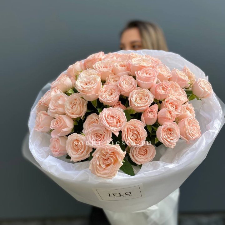 Букет кустовых роз Бомбастик в Архангельске