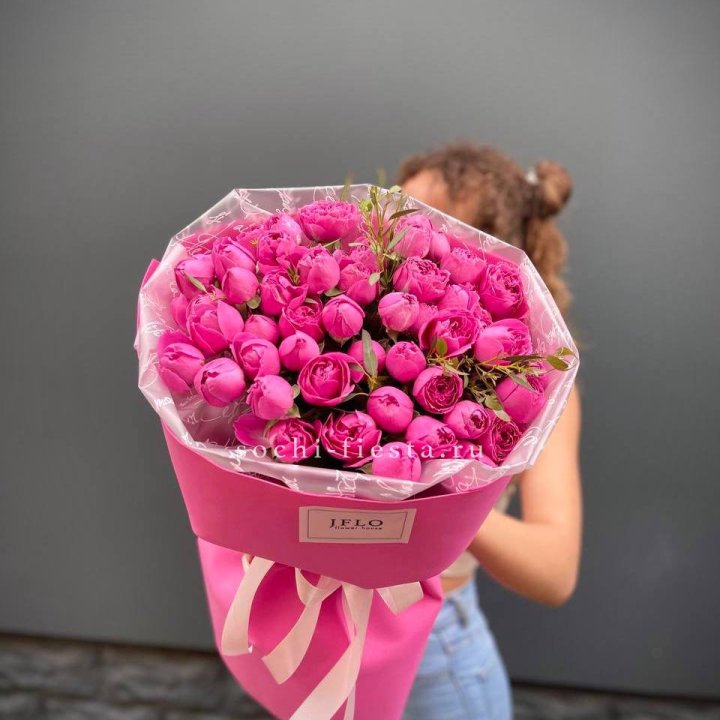 Кустовые розы букет Мисти Баблс в Архангельске