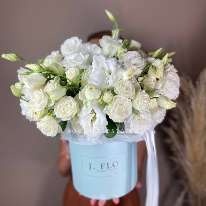 Бокс кустовых роз и эустомы  в Архангельске