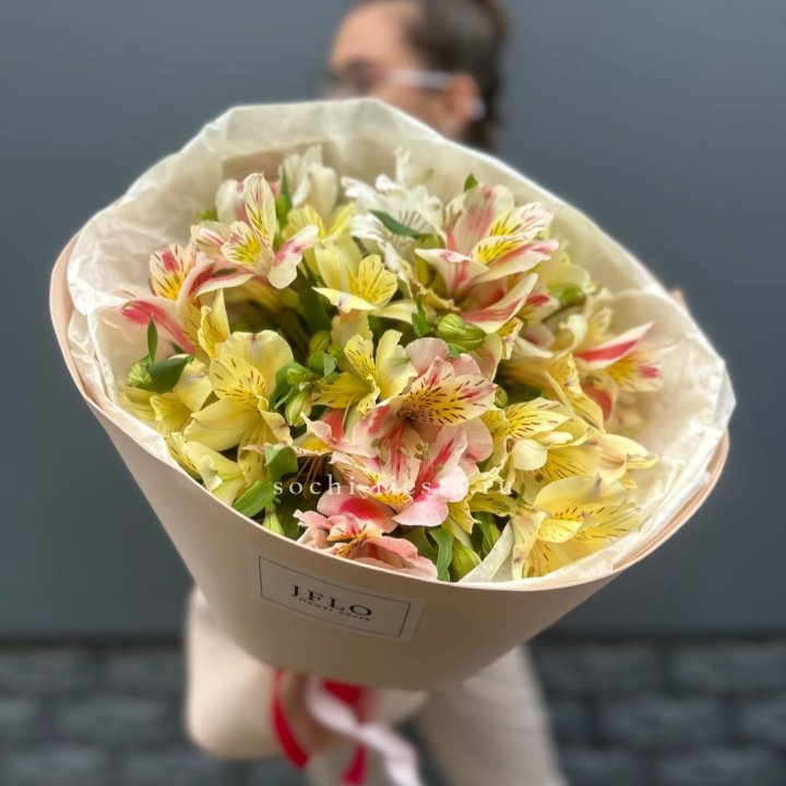 Альстромерии в нежном оформлении в Архангельске