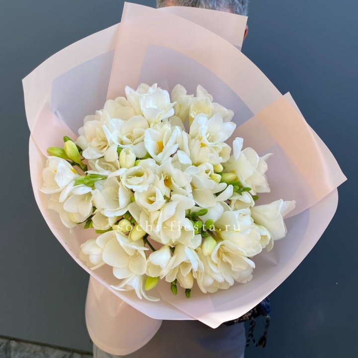 Букет белых фрезий  в Архангельске