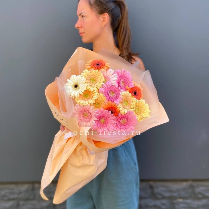 Букет разноцветных гербер в Архангельске