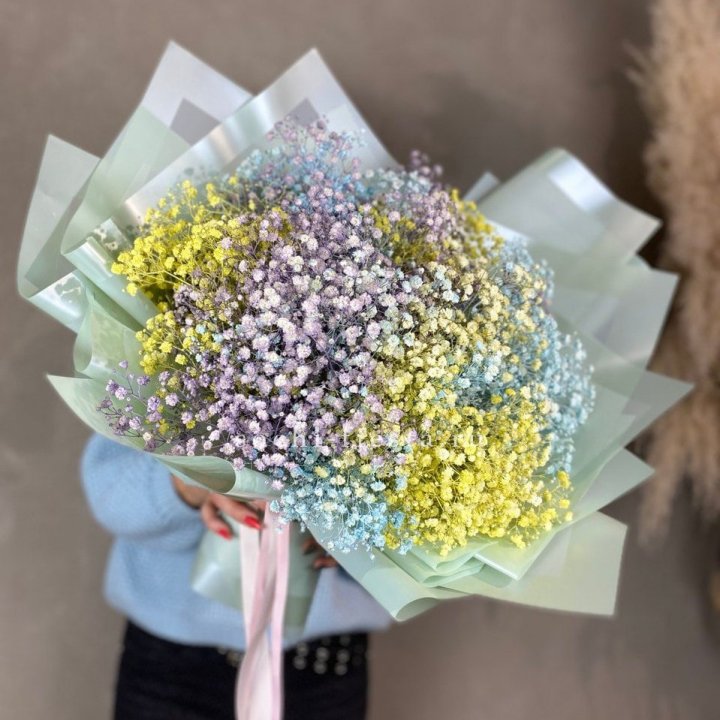 Букет радужных гипсофил в Архангельске