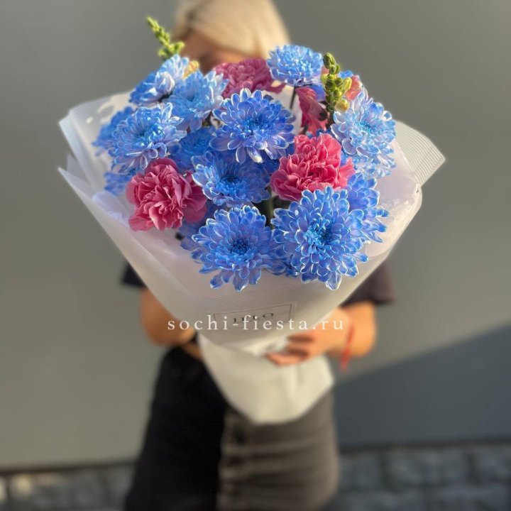 Букет сборный с хризантемой в Архангельске