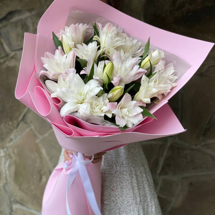 Букет пионовидных лилий №1 в Архангельске