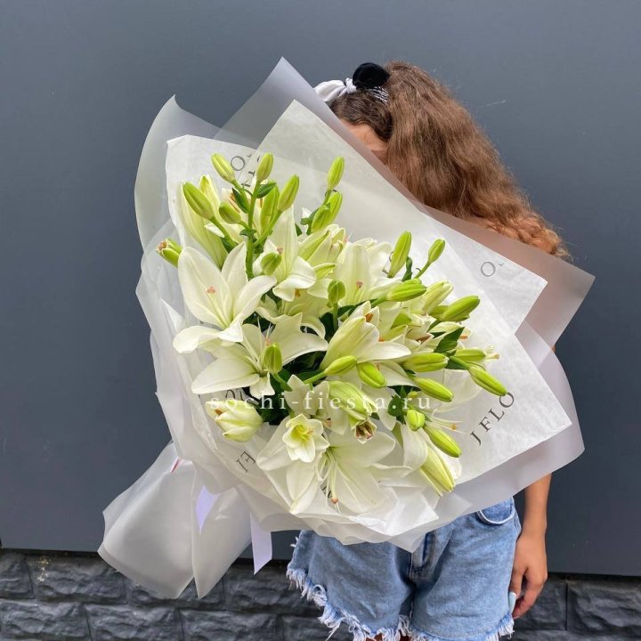 Букет  лилий "Воздушный"  в Архангельске
