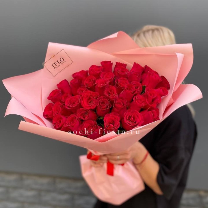 35 красных роз в Архангельске