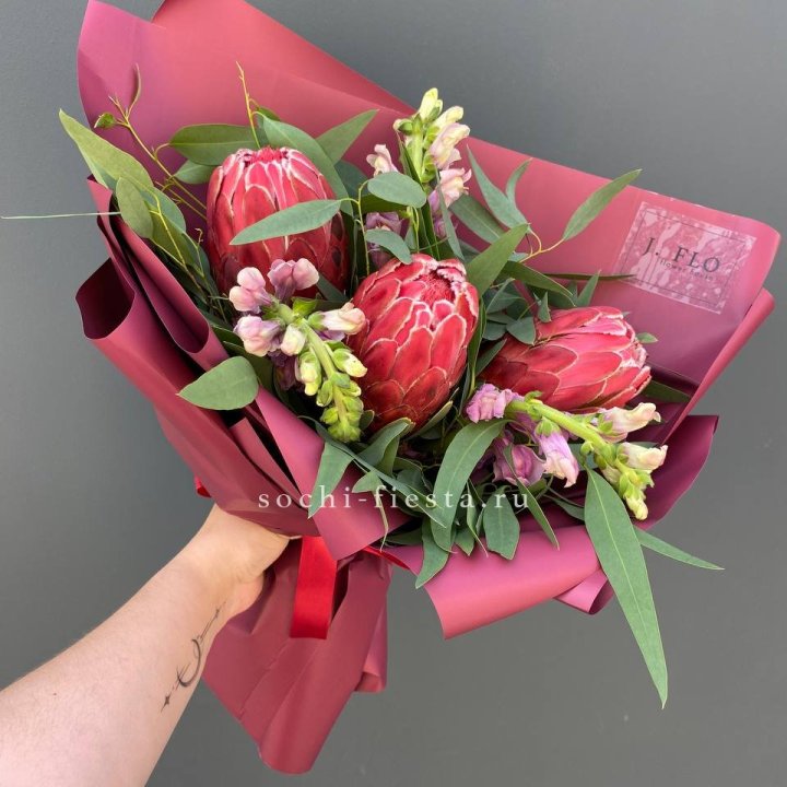 Букет из протеи "Квин" в Архангельске