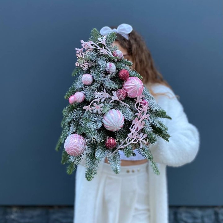 Новогодняя елочка "Розе" в Архангельске