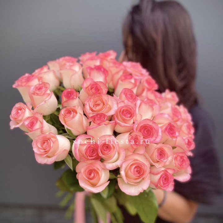 Охапка Роз Джумилия в Архангельске