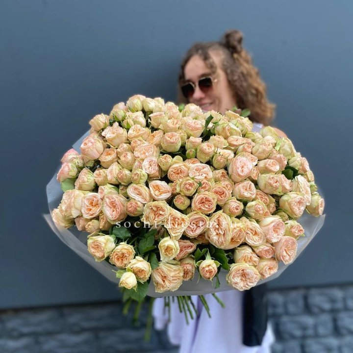 51 пионовидная роза в Архангельске