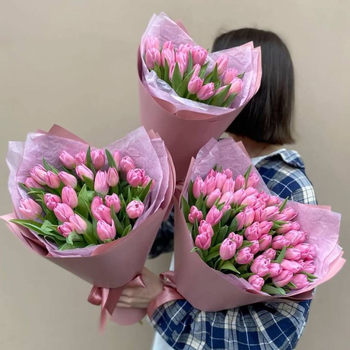 Букет розовых тюльпанов в Архангельске