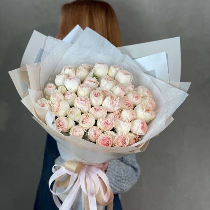 Букет пионовидных роз Пур лав в Архангельске