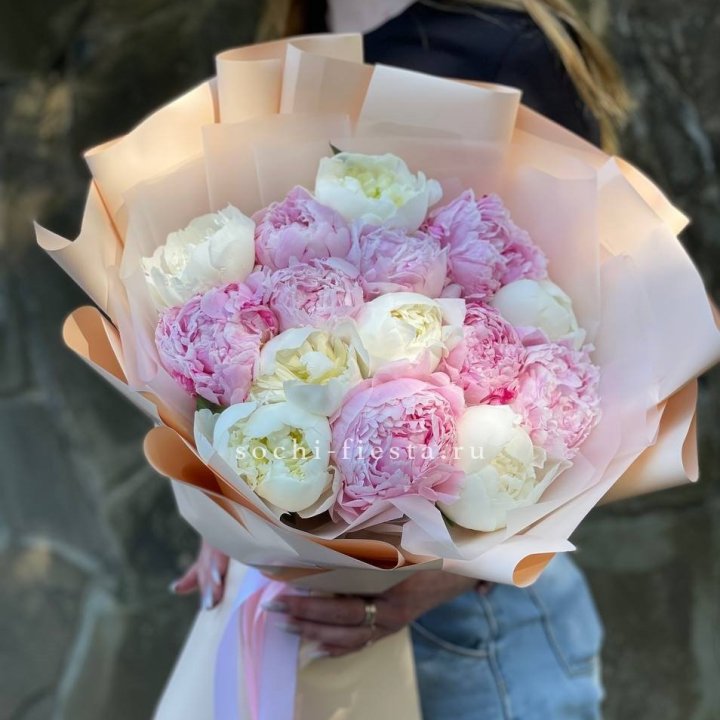 Букет 15 зефирных пионов в Архангельске