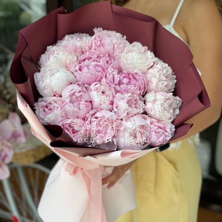 Букет 17 зефирных пионов в Архангельске
