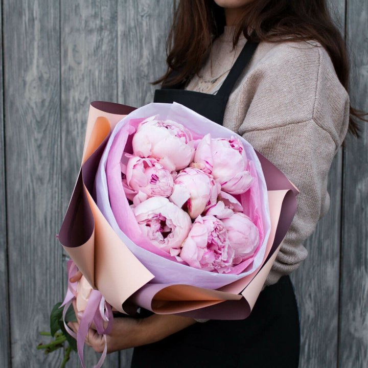 7 зефирных пионов в оформлении в Архангельске