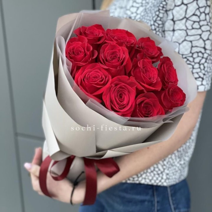 Букет красных роз "Рози" в Архангельске