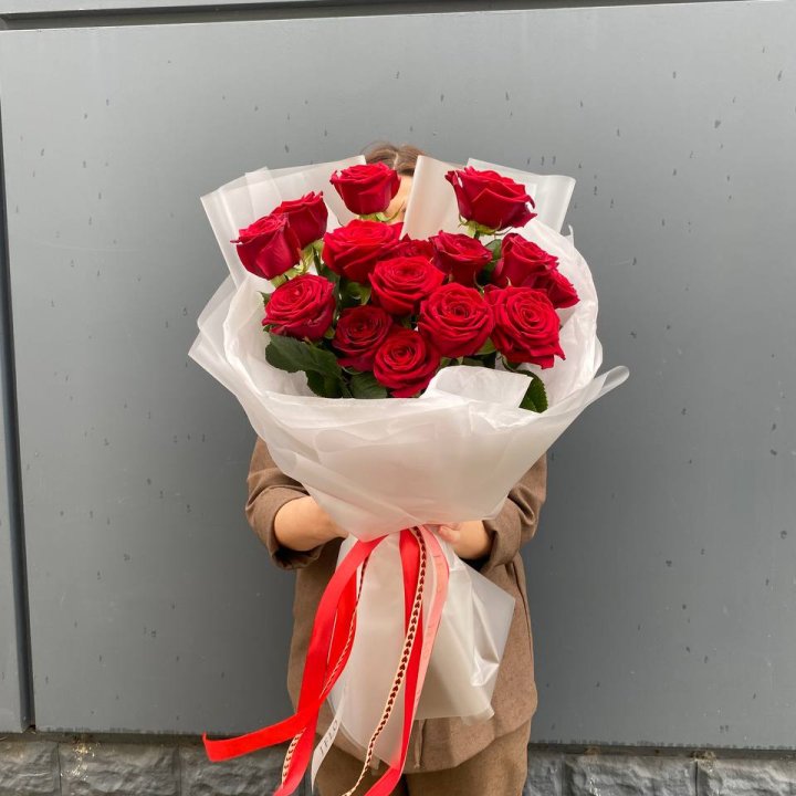 15 высоких роз  в Архангельске
