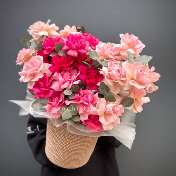 23 Французские розы Микс в боксе в Архангельске