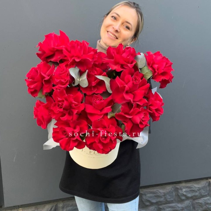 17 Французских роз в боксе в Архангельске