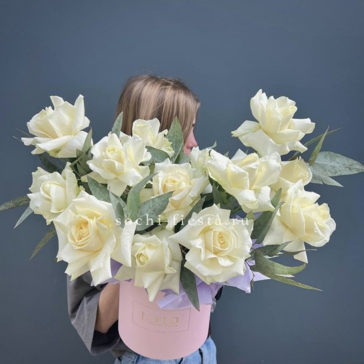 15 Французских роз в боксе в Архангельске