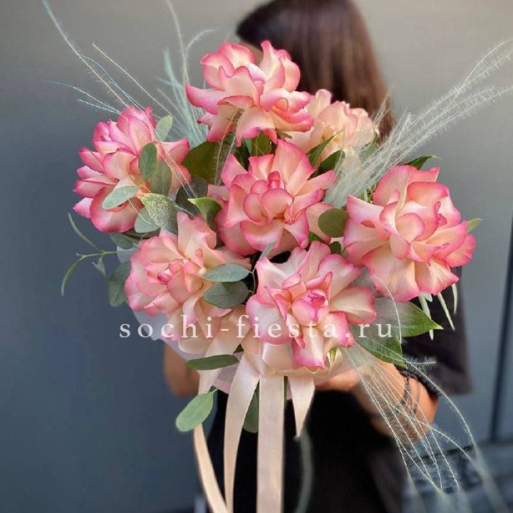 9 Французских роз Джумилия в боксе в Архангельске